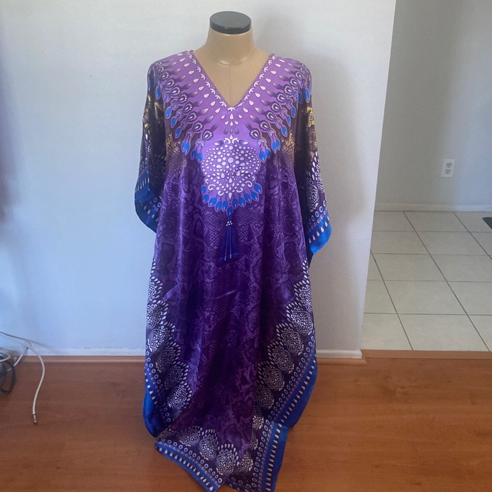 Lapogee V-neck Kaftan